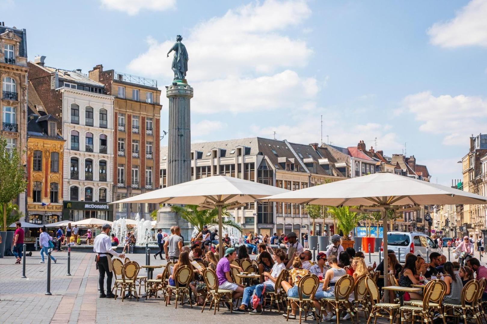 Atypical Triplex Near Grand Place With Terrace Rijsel Buitenkant foto